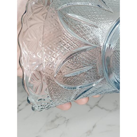 Fenton Blue Glass Basket with Handle – Daisy & Button / Starburst Pattern – - Picture 14 of 16